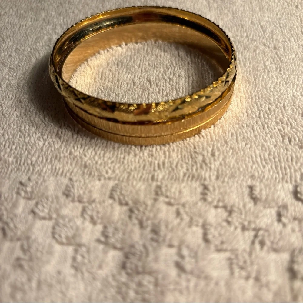 Vintage Elegant Gold-Tone Bangle Set
